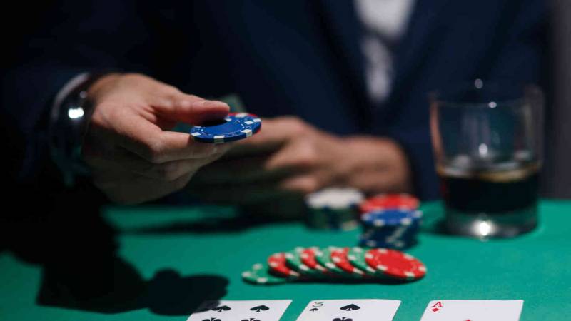 Mạnh tay khi có bài mạnh – đừng “rót giá”